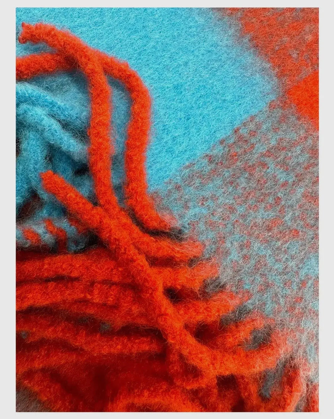 Women’s knit winter scarf with tassel detailing