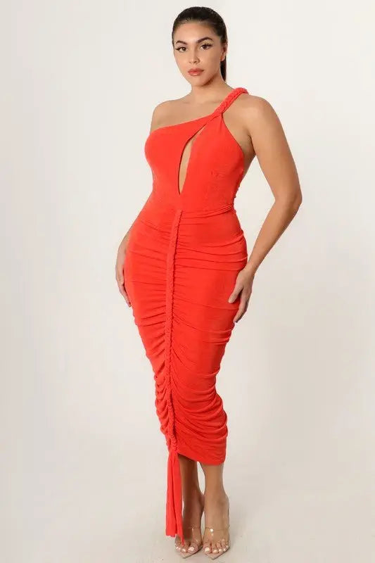 Eboni ONE SHOULDER BODYCON RUCHED MIDI DRESS - Fason De Viv