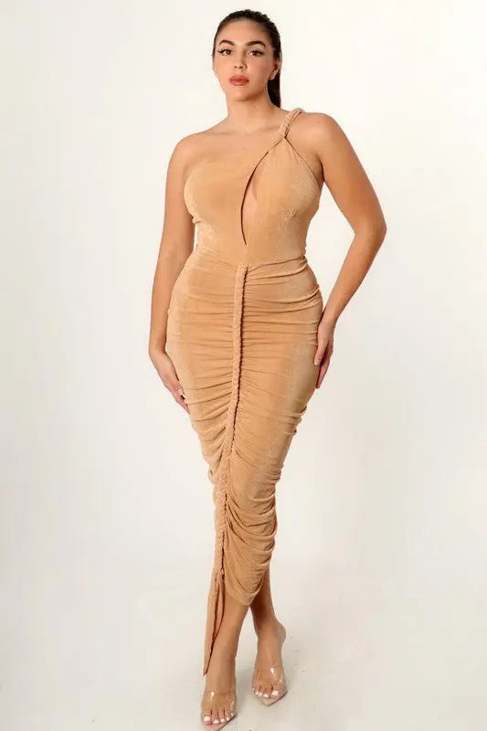 Eboni ONE SHOULDER BODYCON RUCHED MIDI DRESS - Fason De Viv