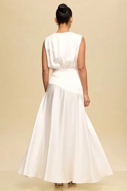 SATIN PLEATED GOWN - Fason De Viv
