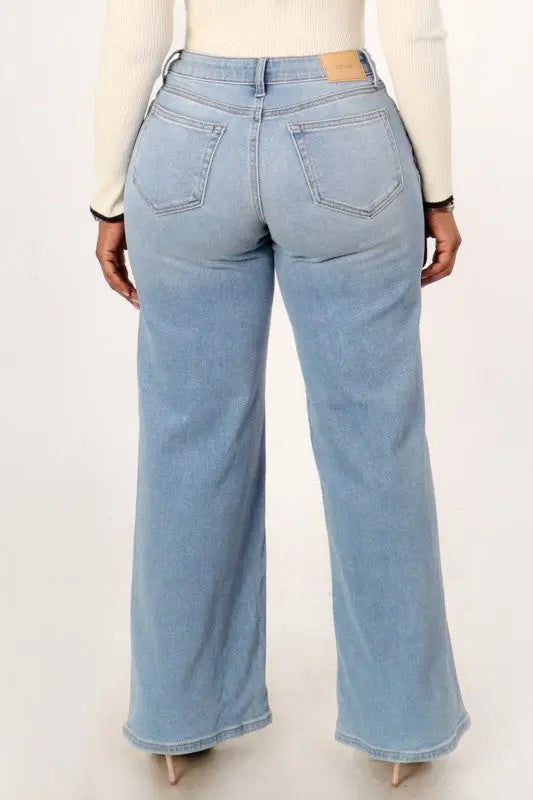 Wide leg jeans with asymmetrical waist
